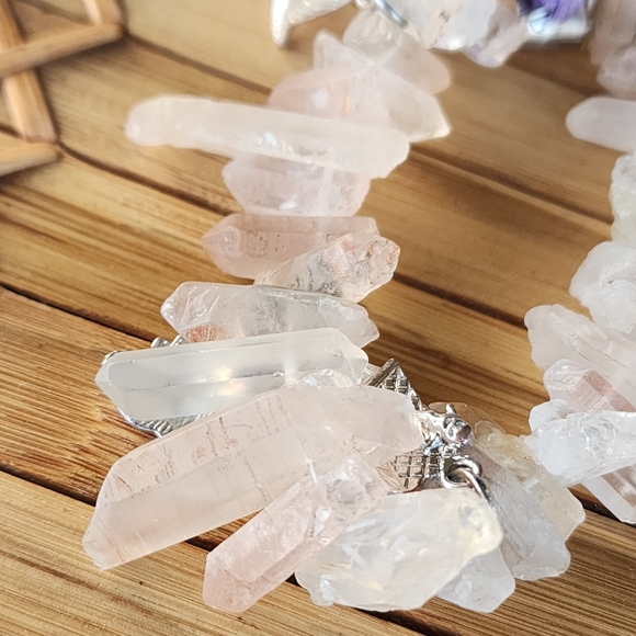 👻 Halloween Themed Quartz Crystal Stretch Charm Bracelet - Picture 7 of 9
